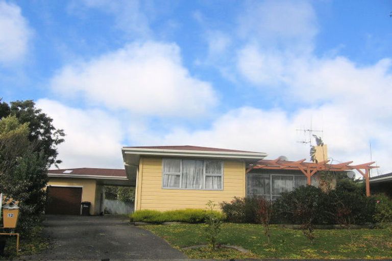 Photo of property in 12 Westhaven Grove, Takaro, Palmerston North, 4412