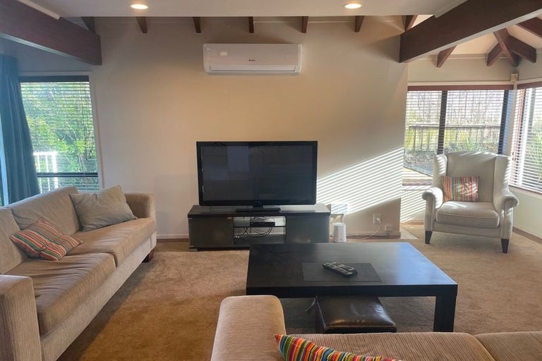 Photo of property in 2/166 Rangatira Road, Beach Haven, Auckland, 0626