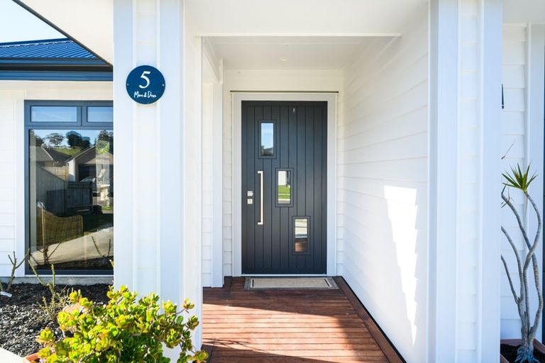 Photo of property in 5 Monarch Drive, Ashhurst, 4810