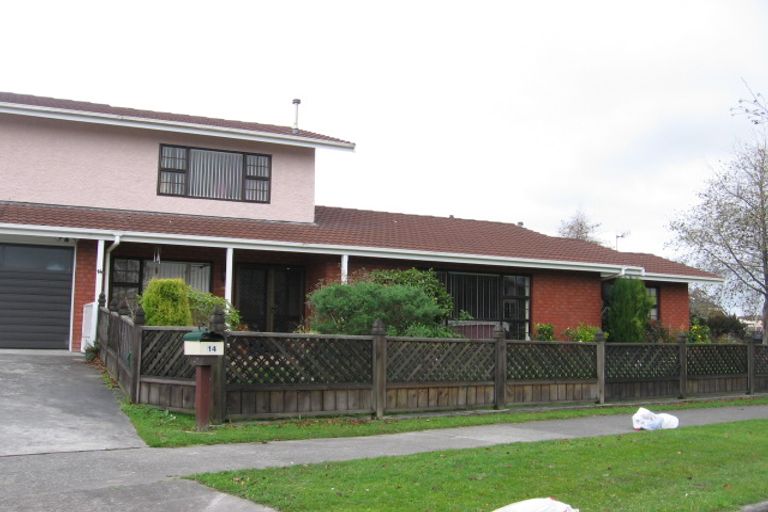 Photo of property in 18 Peter Hall Drive, Kelvin Grove, Palmerston North, 4414