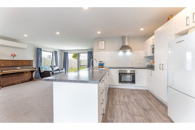 Photo of property in 34 Roberts Road, Hei Hei, Christchurch, 8042