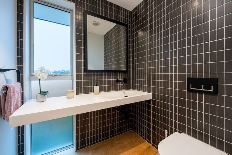 Photo of property in 7b Gulf Road, Murrays Bay, Auckland, 0630