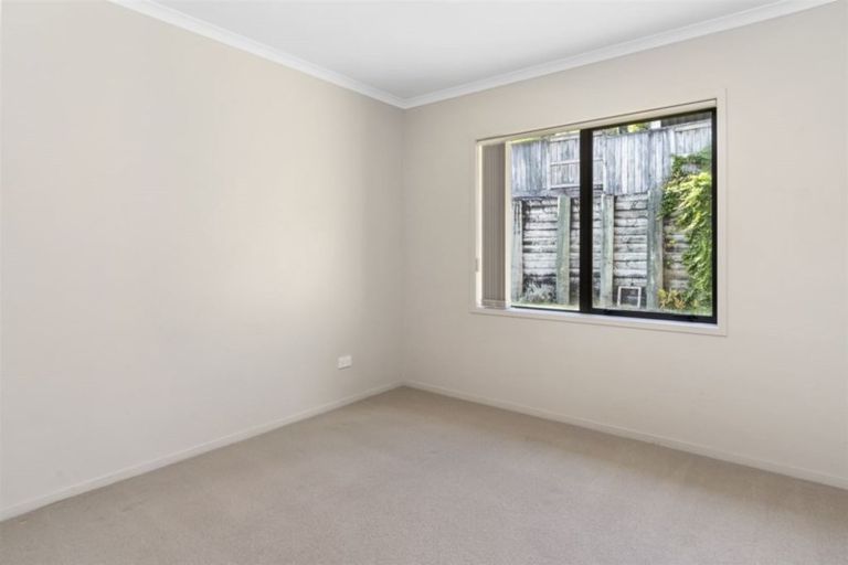 Photo of property in 5 Hillford Place, Welcome Bay, Tauranga, 3175
