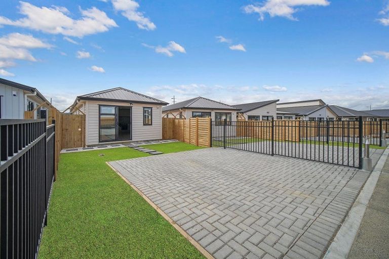 Photo of property in 3 Tributary Parade, Karaka, Papakura, 2113