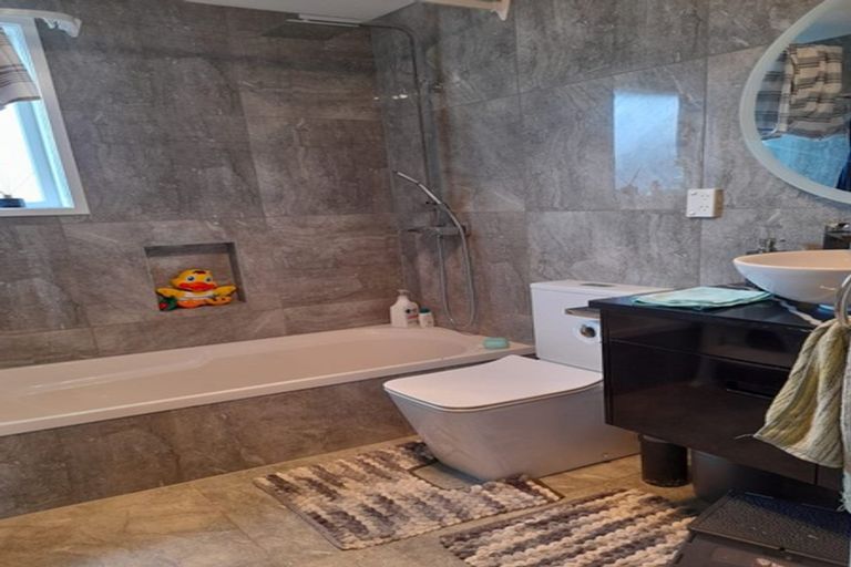 Photo of property in 75b Tabitha Crescent, Henderson, Auckland, 0612