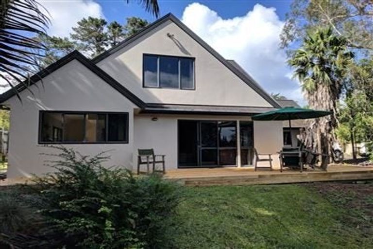 Photo of property in 140 Upper Harbour Drive, Greenhithe, Auckland, 0632
