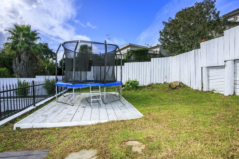 Photo of property in 62 Glencoe Road, Browns Bay, Auckland, 0630