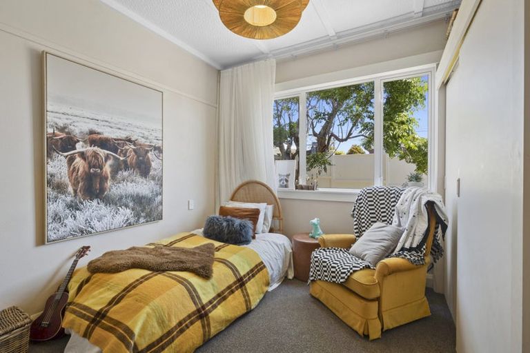 Photo of property in 22 Ngaio Street, Strandon, New Plymouth, 4312