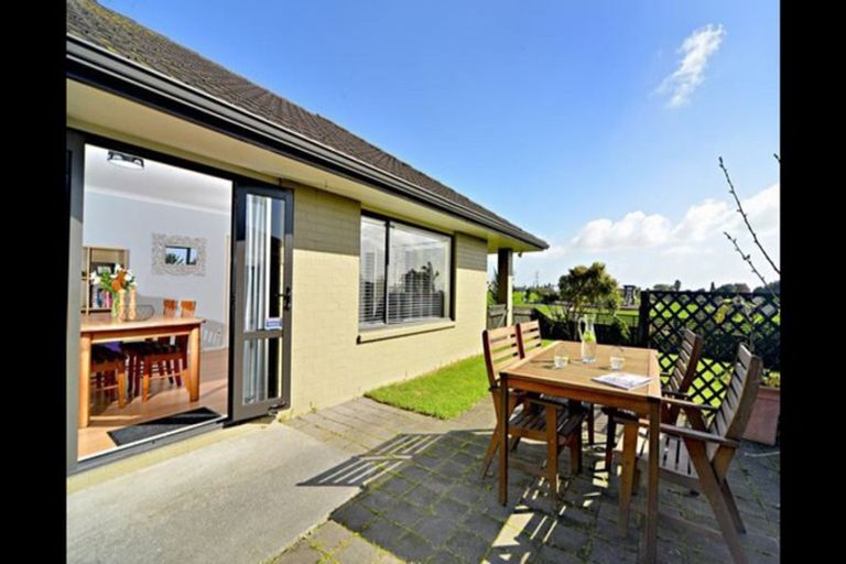 Photo of property in 13 Earnslaw Crescent, Clover Park, Auckland, 2019