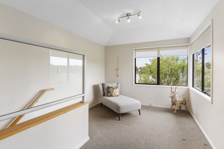 Photo of property in 22 Houston Place, Bayview, Auckland, 0629