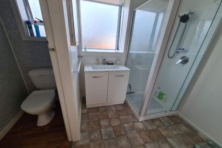 Photo of property in 33 Warren Crescent, Hillmorton, Christchurch, 8025