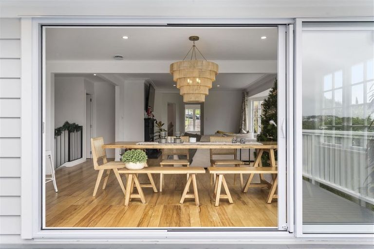 Photo of property in 5 Page Point, Mellons Bay, Auckland, 2014