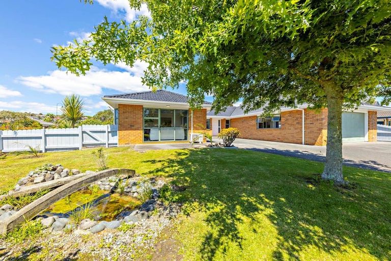 Photo of property in 2 Emyvalie Place, Dannemora, Auckland, 2016