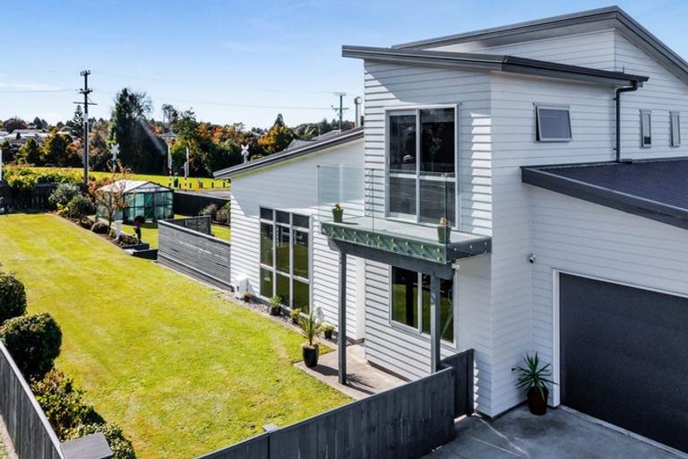 Photo of property in 74 Broadway, Stratford, 4332