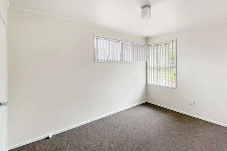 Photo of property in 15 Pisces Road, Glen Eden, Auckland, 0602