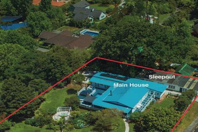 Photo of property in 1 Churchouse Road, Greenhithe, Auckland, 0632