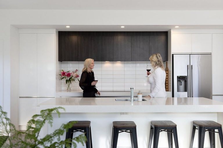 Photo of property in 10 Cassinia Close, Papamoa Beach, Papamoa, 3118