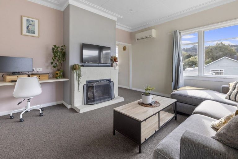 Photo of property in 17 Hugh Street, Sawyers Bay, Port Chalmers, 9023