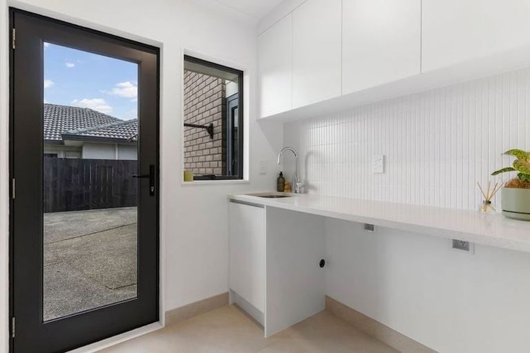 Photo of property in 18a Bushlands Drive, Albany, Auckland, 0632