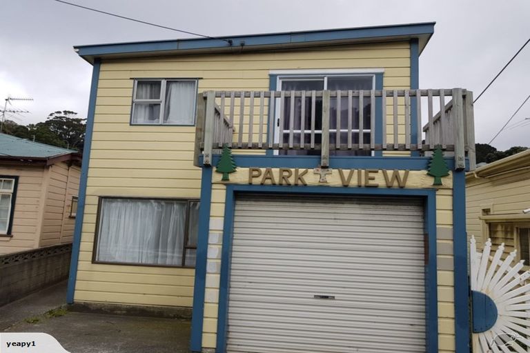 Photo of property in 34 Kilbirnie Crescent, Kilbirnie, Wellington, 6022