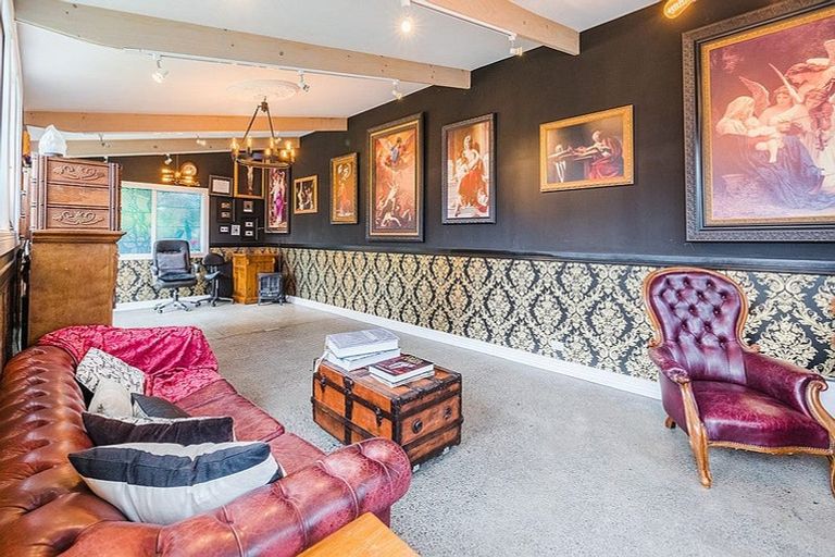 Photo of property in 222 Henderson Valley Road, Henderson, Auckland, 0612