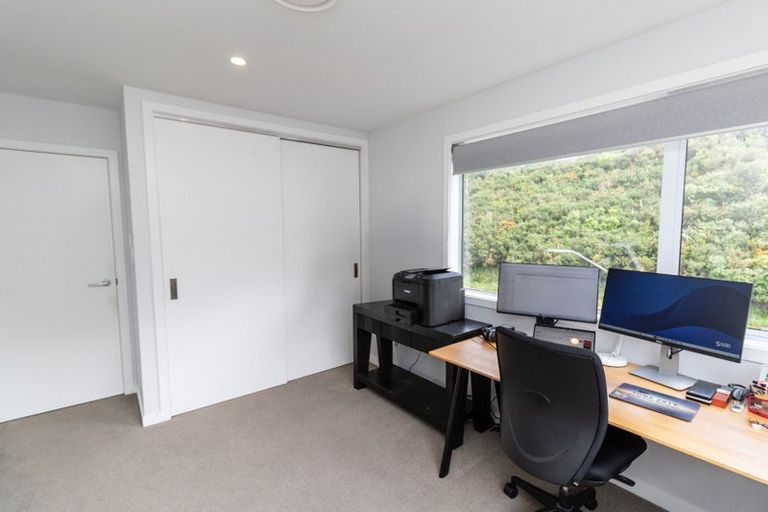 Photo of property in 92 Silverstream Road, Crofton Downs, Wellington, 6035