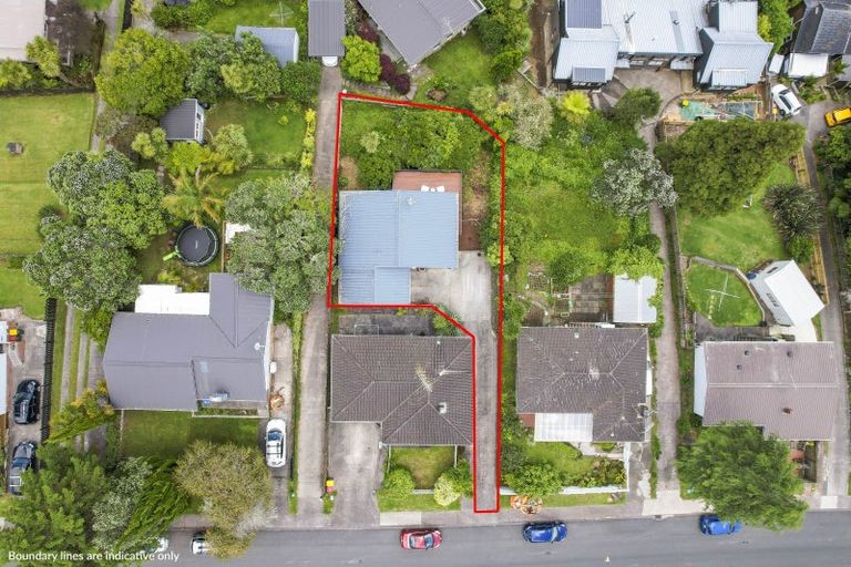Photo of property in 77a Stott Avenue, Birkdale, Auckland, 0626