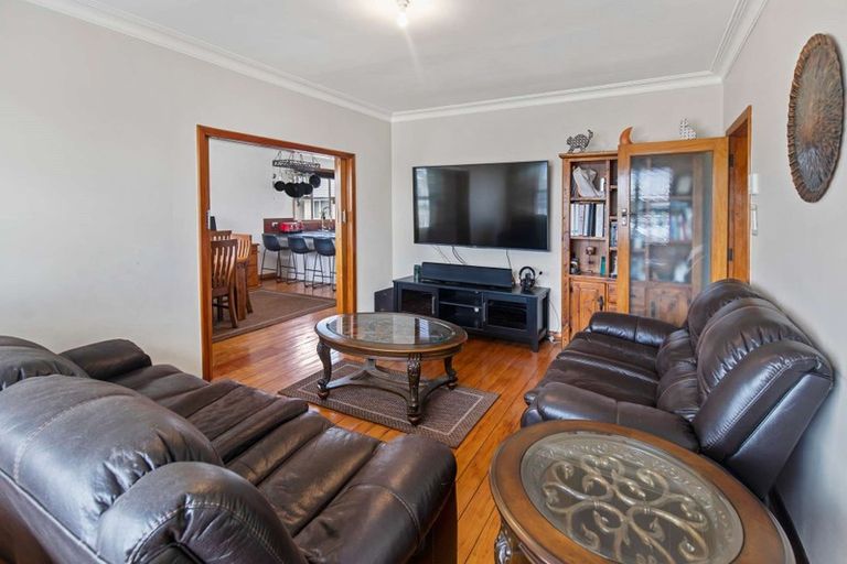 Photo of property in 25 Hannan Street, Levin, 5510