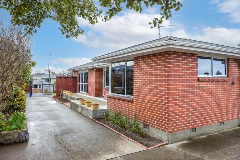 Photo of property in 239a Lake Terrace Road, Shirley, Christchurch, 8061