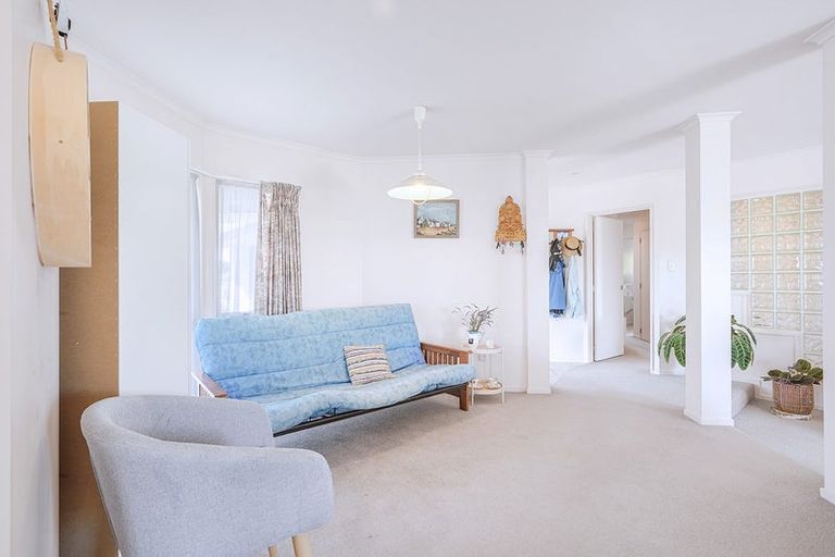 Photo of property in 2 Sunset Close, Western Heights, Hamilton, 3200