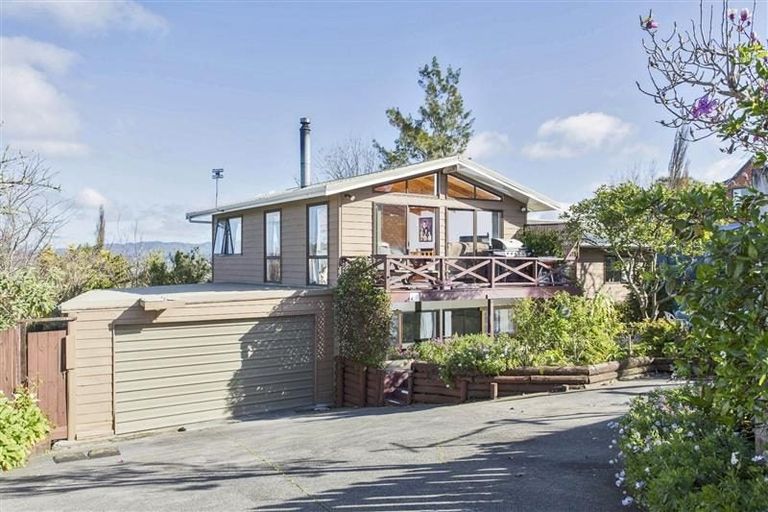 Photo of property in 104a Waimumu Road, Massey, Auckland, 0614