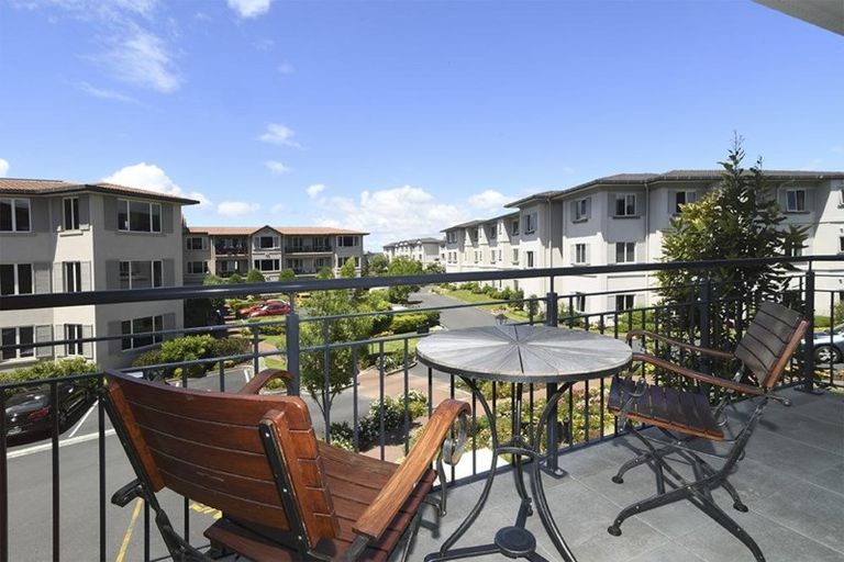 Photo of property in 98b/30 Ambassador Glade, Orewa, 0931