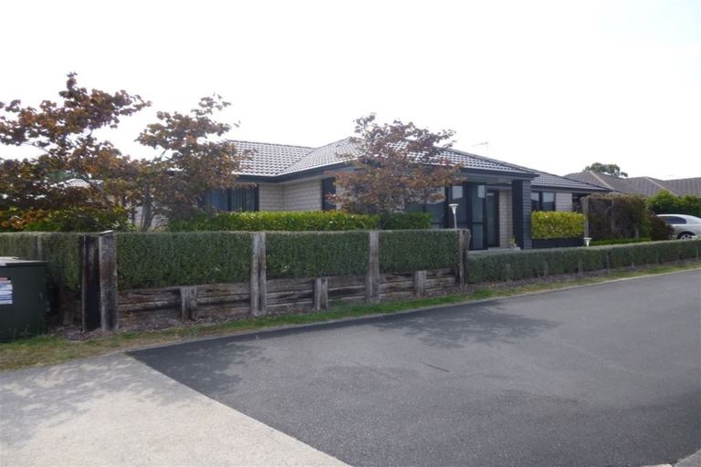 Photo of property in 16 Edgeview Crescent, Fitzroy, Hamilton, 3206