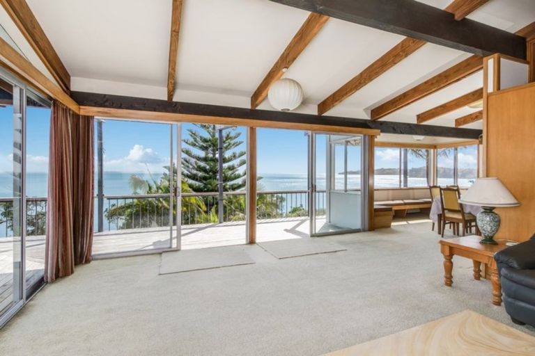 Photo of property in 216 Vipond Road, Stanmore Bay, Whangaparaoa, 0932