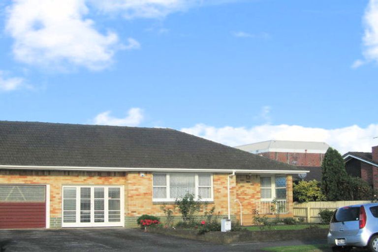 Photo of property in 2/93a Rangitoto Road, Papatoetoe, Auckland, 2025