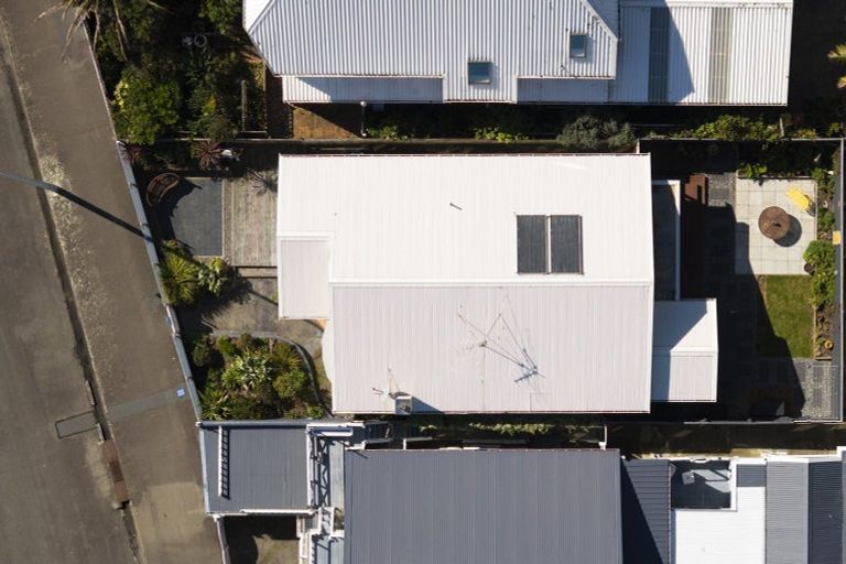 Photo of property in 7 Marine Parade, Eastbourne, Lower Hutt, 5013
