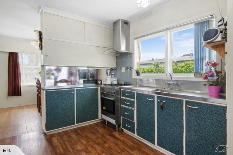 Photo of property in 1/4 Roseburn Place, Pakuranga, Auckland, 2010