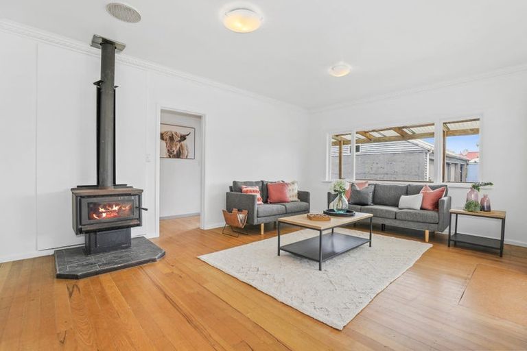 Photo of property in 3 Mountain Road, Western Heights, Rotorua, 3015