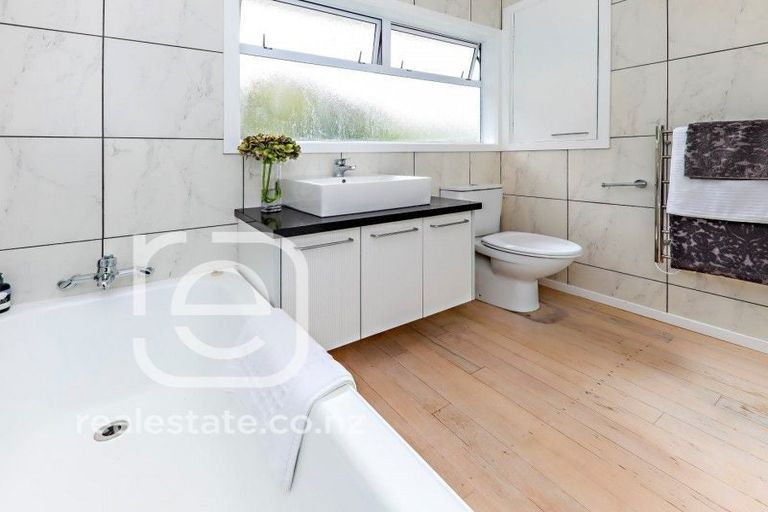 Photo of property in 42 Gordon Avenue, Milford, Auckland, 0620