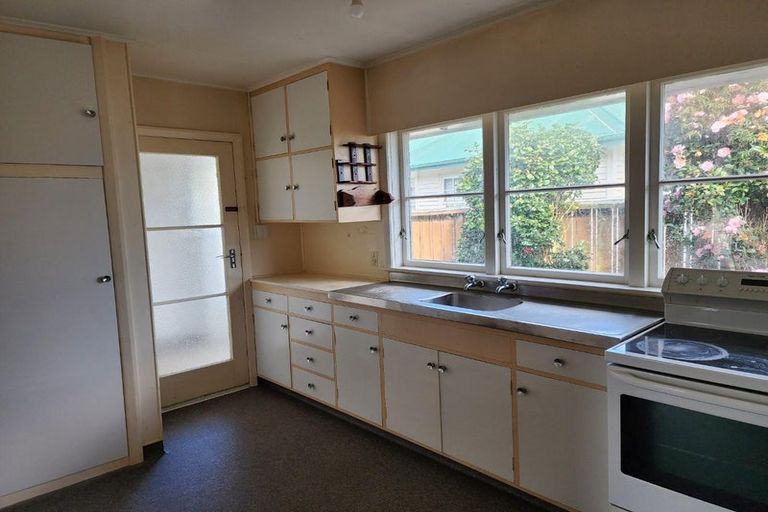 Photo of property in 303 Waiwhetu Road, Fairfield, Lower Hutt, 5011