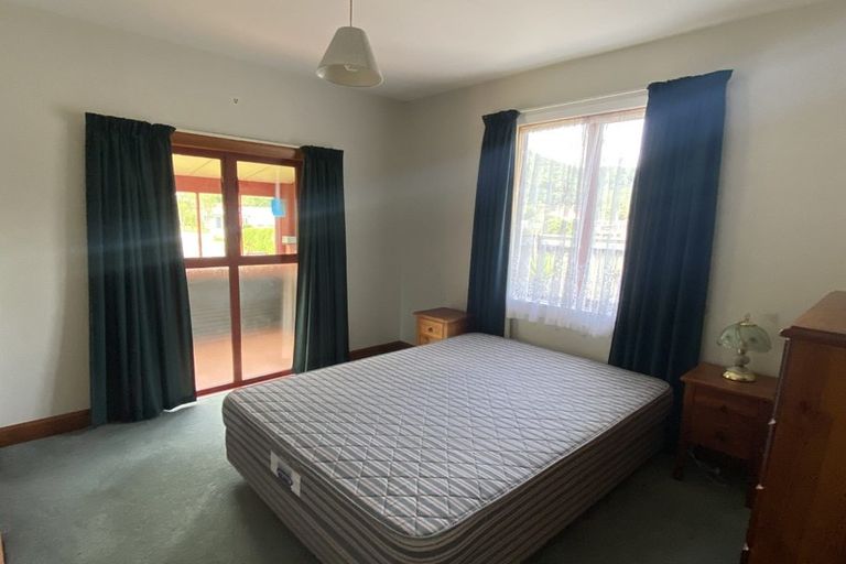 Photo of property in 56 Hampden Street, Picton, 7220