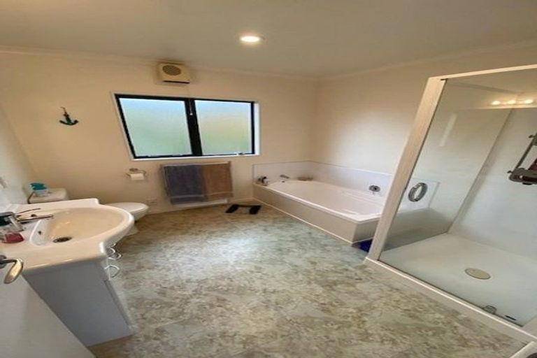 Photo of property in 3a Duncan Street, Tawa, Wellington, 5028