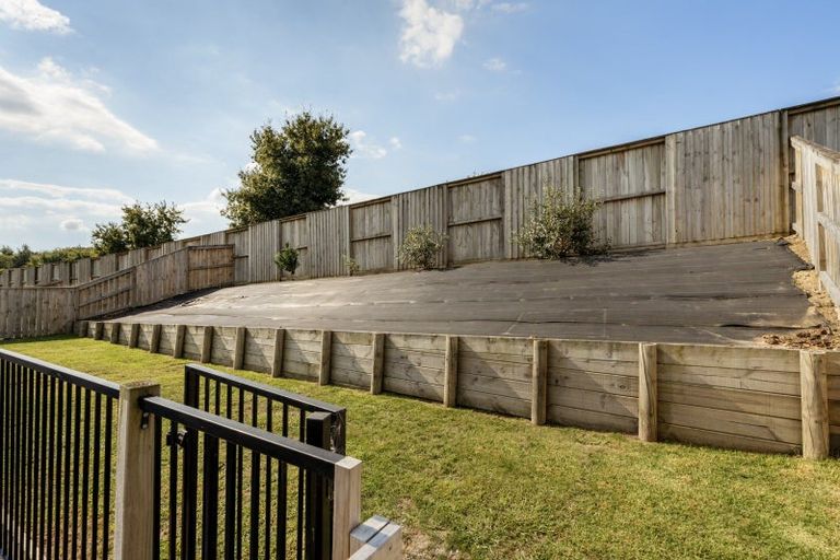 Photo of property in 17 Whakaturou Crescent, Pyes Pa, Tauranga, 3112