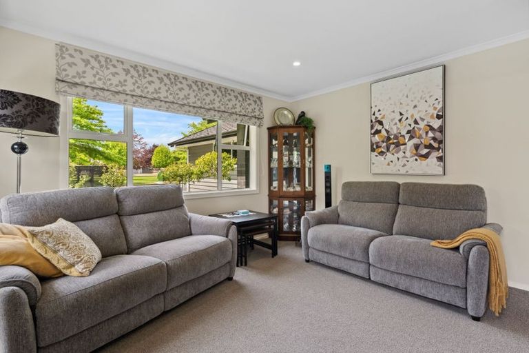 Photo of property in 4 Palmer Crescent, Silverstream, Upper Hutt, 5019