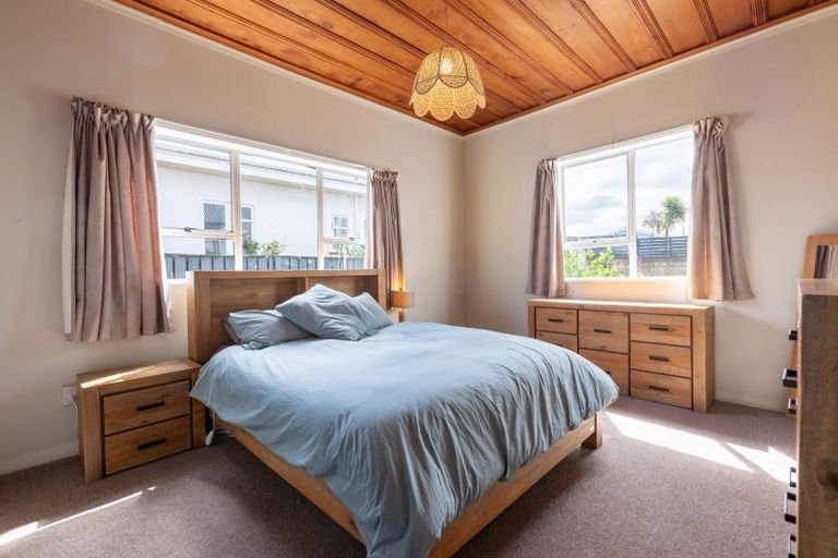 Photo of property in 18 Cadman Street, Dannevirke, 4930