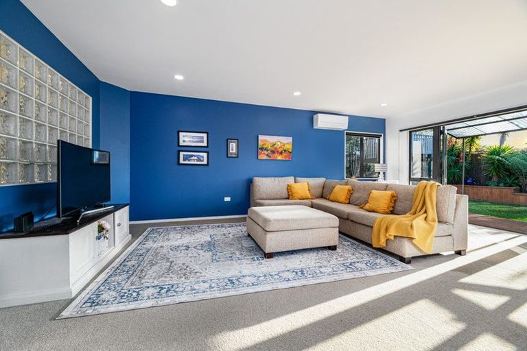 Photo of property in 44 Roy Maloney Drive, Henderson, Auckland, 0612