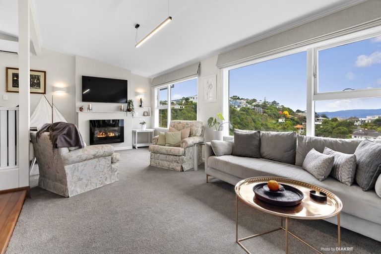 Photo of property in 11 Harbour Park Terrace, Khandallah, Wellington, 6035