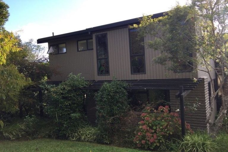 Photo of property in 6 Longwood Place, Forrest Hill, Auckland, 0620