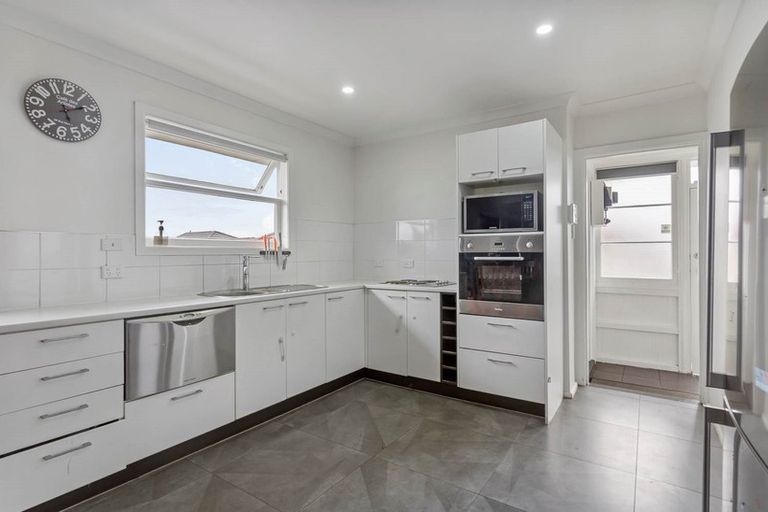 Photo of property in 1/63 Halver Road, Hillpark, Auckland, 2102
