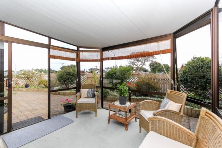 Photo of property in 68 Waiwaka Terrace, Strandon, New Plymouth, 4312